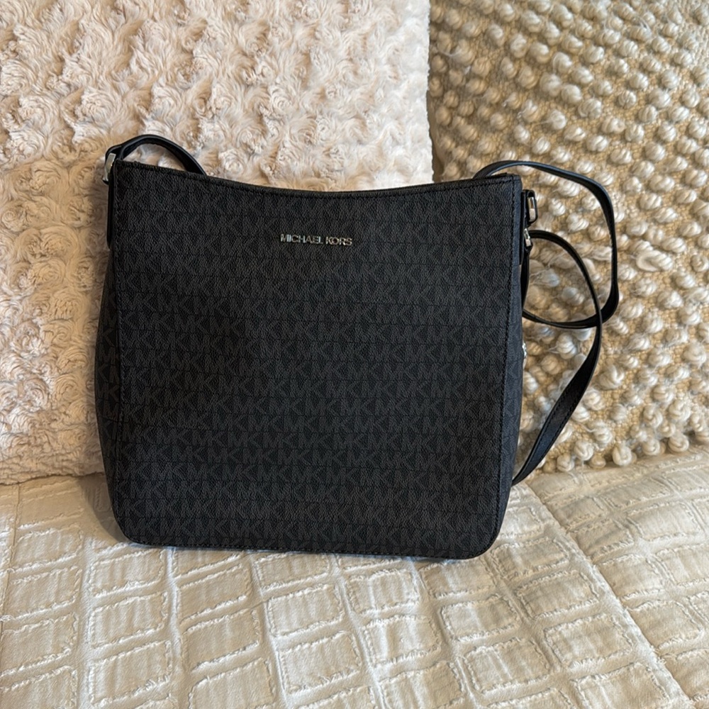 Michael Kors Jet Set Travel Large Messenger Crossbody Bag Black